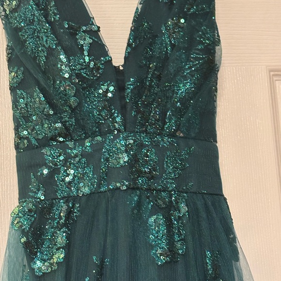 Baltic Born Soieblu Emerald Sequined Floral detail, Size L - Picture 3 of 9